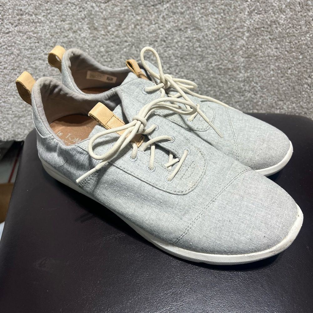 TOM’S Women’s Carrillo Light Gray Lace-up Sneakers size 11 W